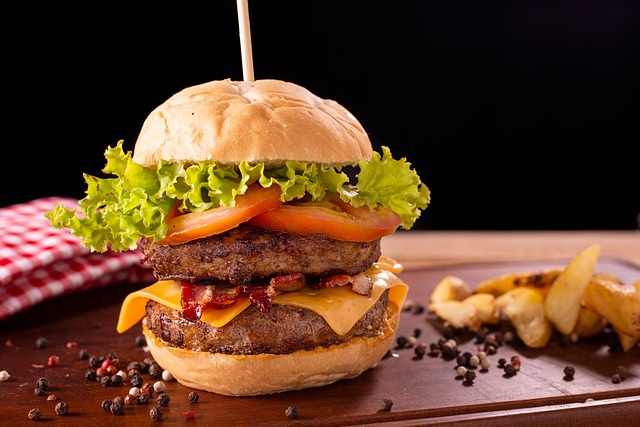 hamburguesa preparada en franquicia bon beef